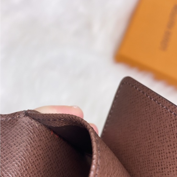 LOUIS VUITTON KEY HOLDER - Picture 11 of 11